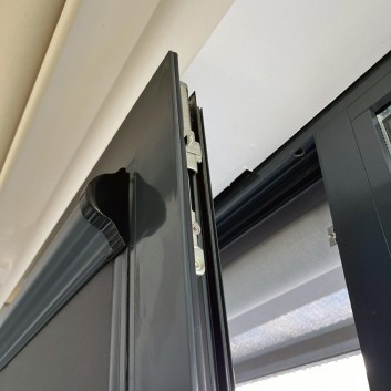 Store Enrouleur Mini-Coffre avec coulisses